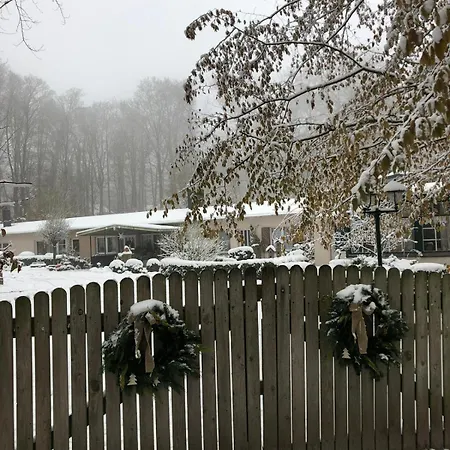 Am Fusse Des Schlosses