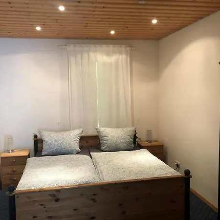 Am Fusse Des Schlosses