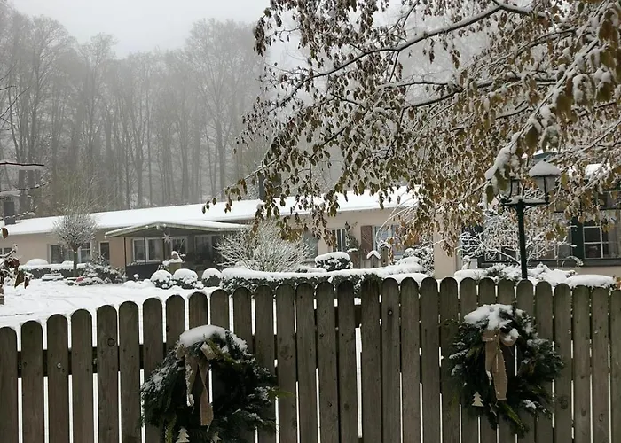 Am Fusse Des Schlosses