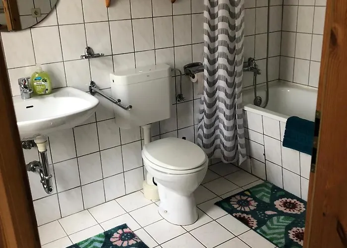 Am Fusse Des Schlosses Arendsee (Uckermark)